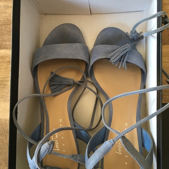 Suede shoes - Picture 2 of 6